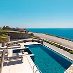 Villa Pnoe Syros *