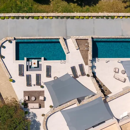 Villa Pnoe Syros *