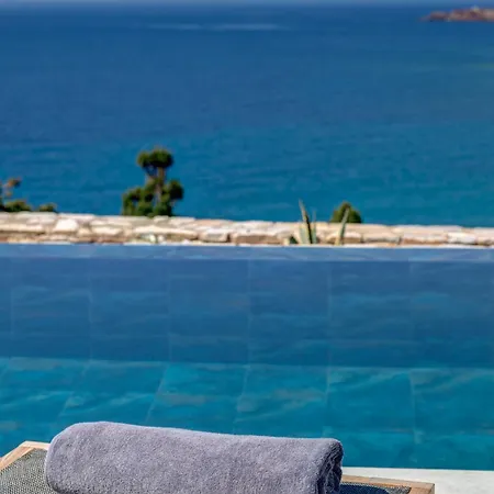 Pnoe Syros Vila